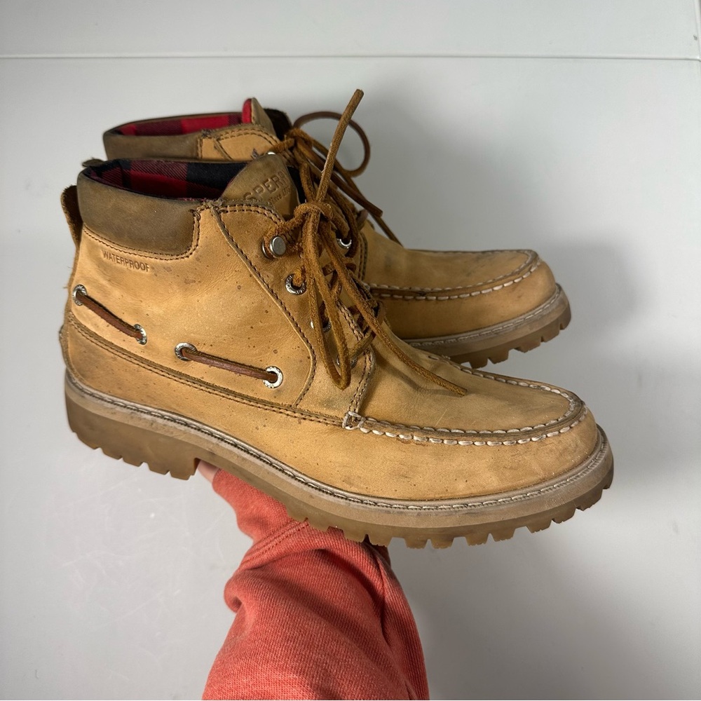 Sperry mens Authentic Original Lug Chukka Boots men’s size 7.5 used